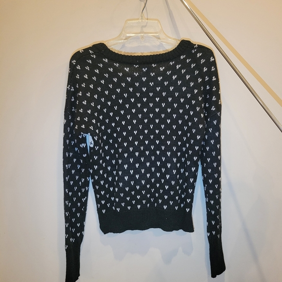 Junior SO Sweater - Picture 3 of 4